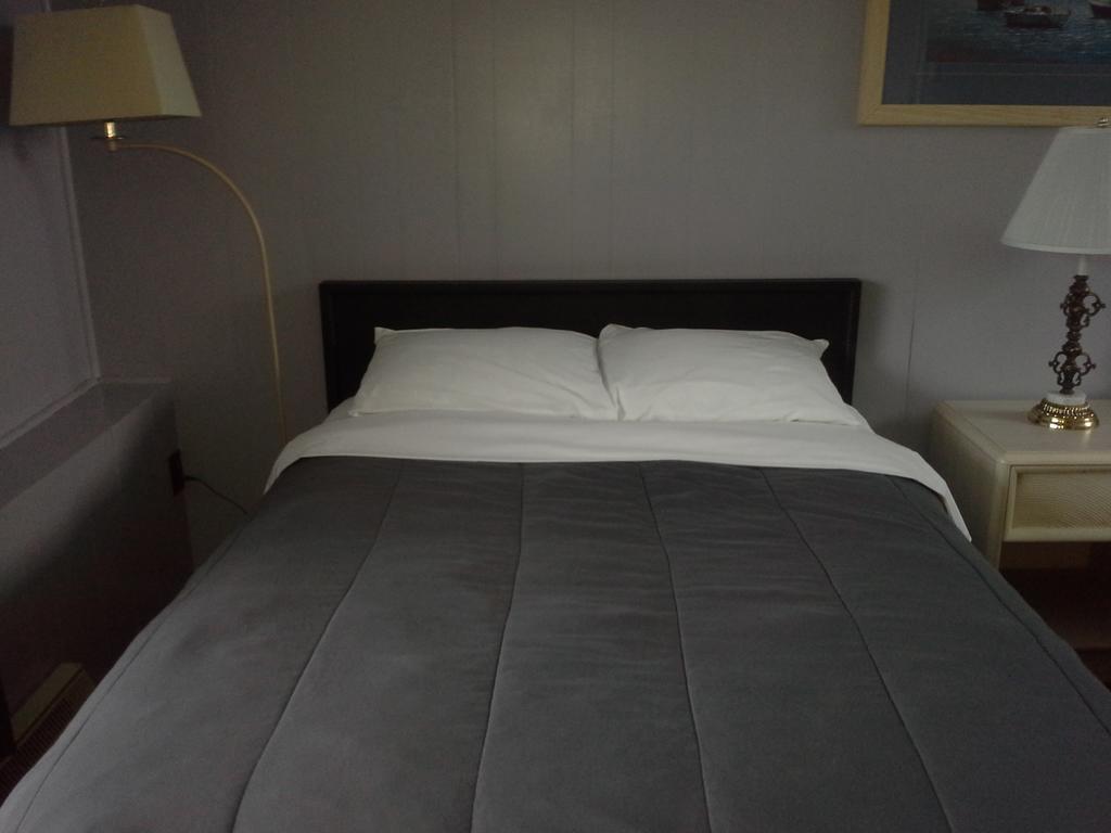 Bay Lake Inn - Frontiersman Motel Latchford Eksteriør billede